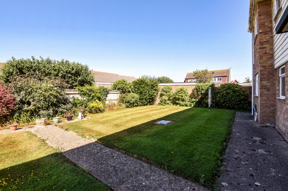 Property for Sale, East Wittering 11 Foxwarren Close Baileys Estate